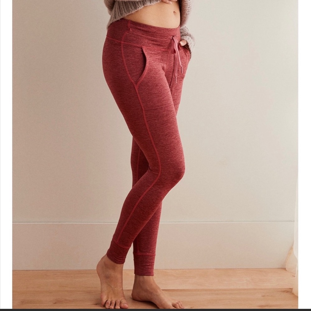 Aerie Play Pocket & Cuff Leggings